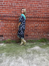 Load image into Gallery viewer, Maxi Kaftan Panthera
