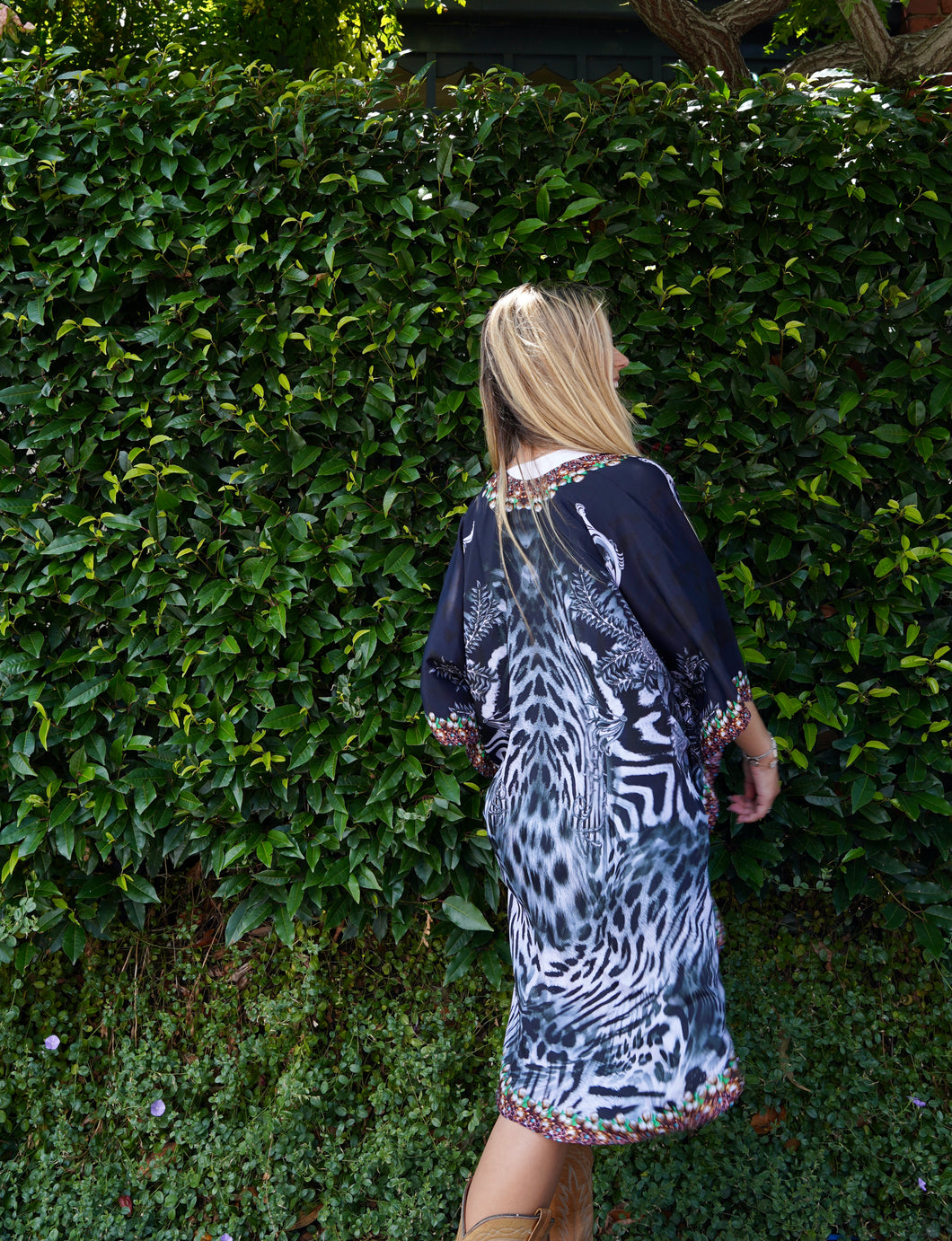 Cape: Flaming Cheetah black/white